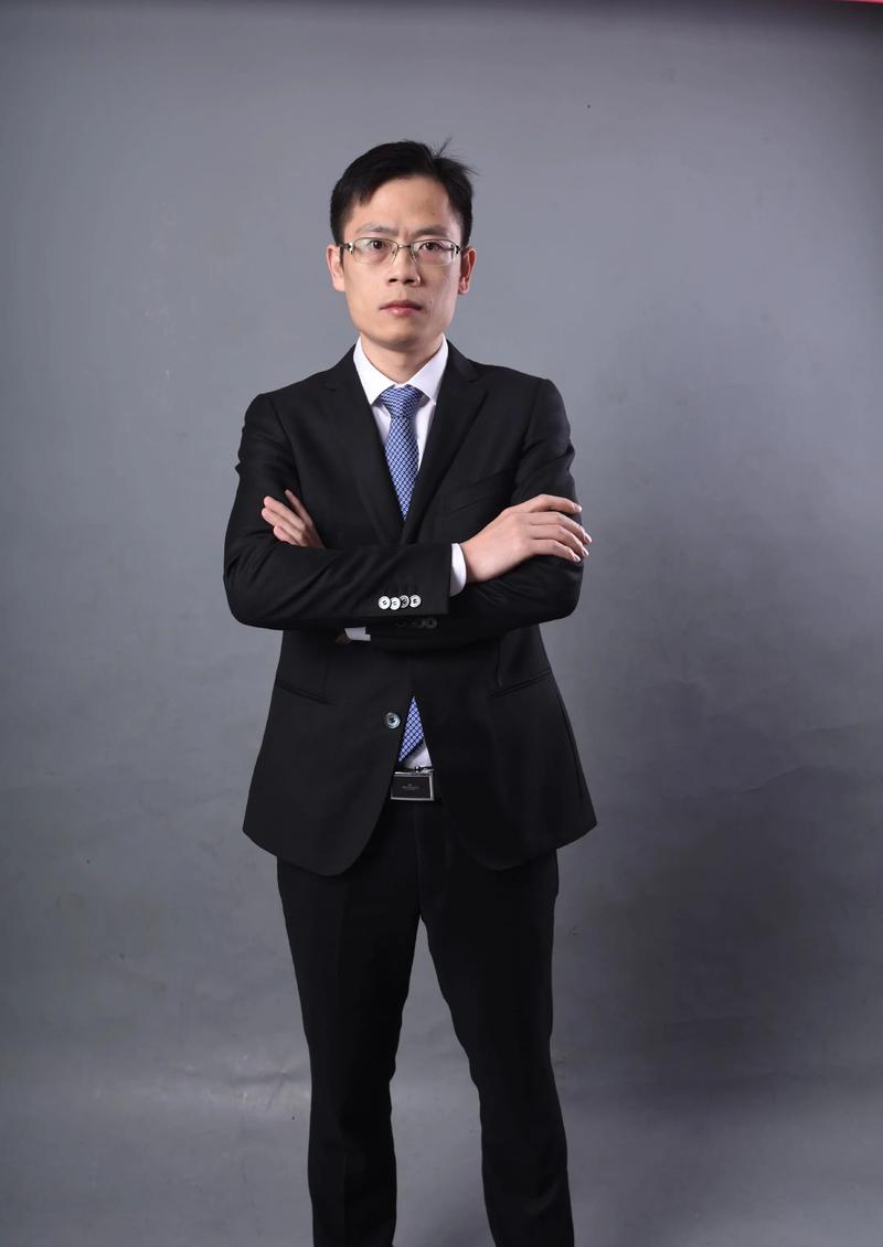 袁月 视觉与舞美负责人
